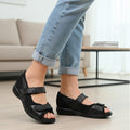 Sandalia Negra Expandible y Ajustable Negra de Dama 407
